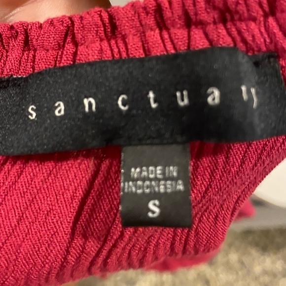 {Sanctuary} fuscia crinkled cold shoulder blouse - Picture 3 of 3